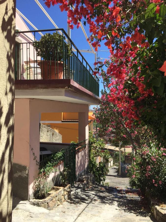 La Casa Del Borgo Cavallaro 佳吉 外观 照片