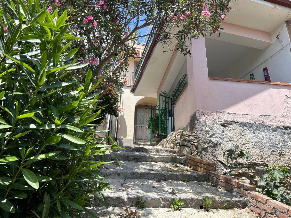 La Casa Del Borgo Cavallaro 佳吉 外观 照片