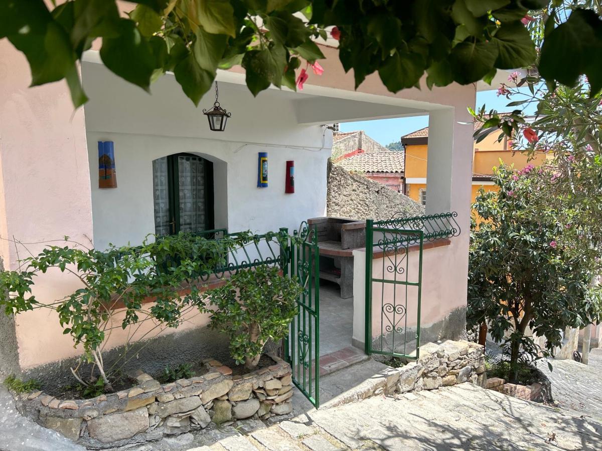 La Casa Del Borgo Cavallaro 佳吉 外观 照片